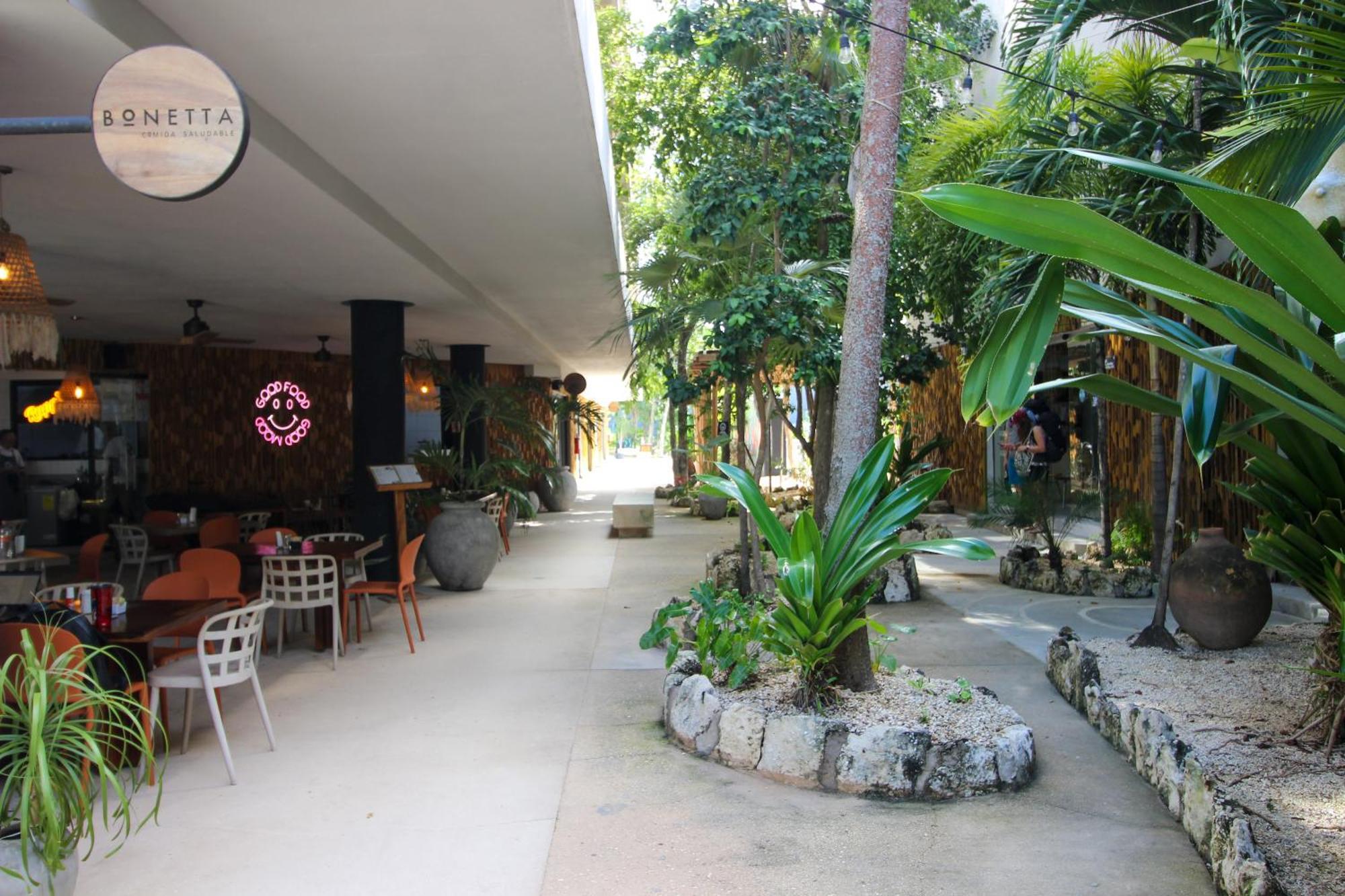 Luxury With Balcony And Rooftop Pool In Location Apartamento