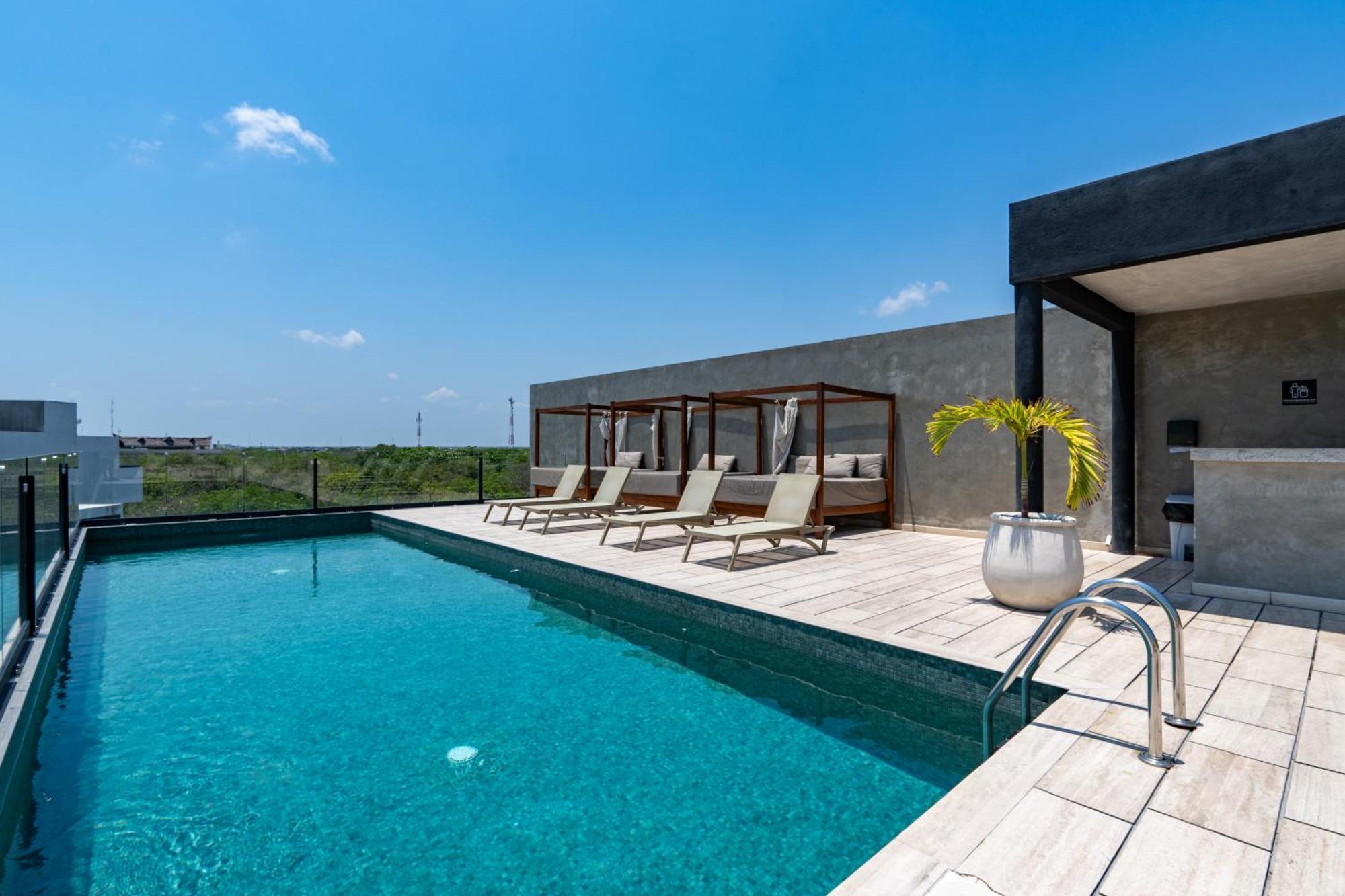 Luxury With Balcony And Rooftop Pool In Location Apartamento *